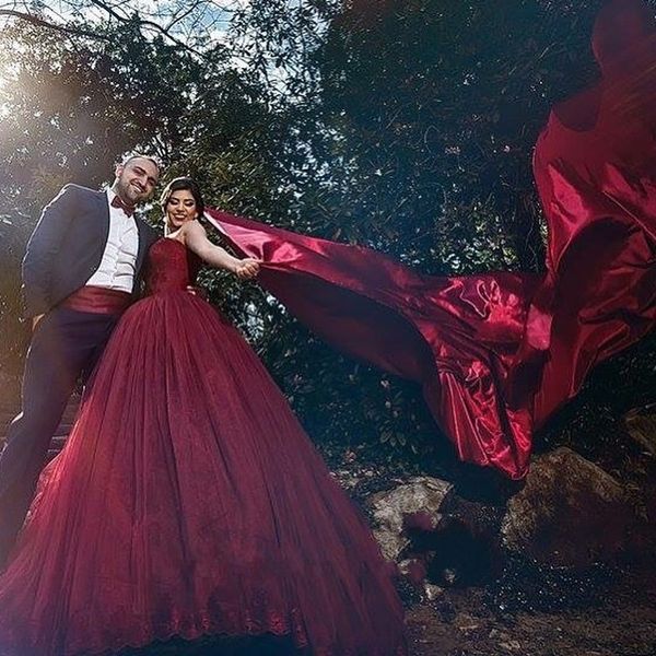 burgundy sweetheart lace ball gown tulle sleeveless vintage wedding dresses arabic wedding dress plus size modest berta gothic, White
burgundy sweetheart lace ball gown tulle sleeveless vintage wedding dresses arabic wedding dress plus size modest berta gothic, White