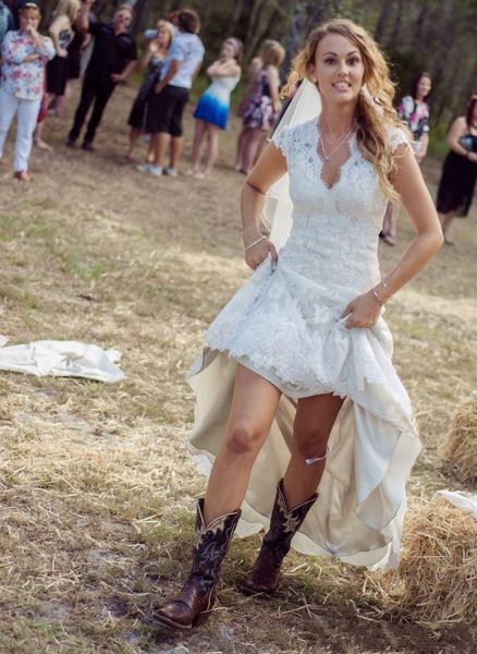 vintage high low wedding dresses sheer v-neck cap sleeve pleats 2016 plus size country style beach summer white lace bridal gowns
vintage high low wedding dresses sheer v-neck cap sleeve pleats 2016 plus size country style beach summer white lace bridal gowns