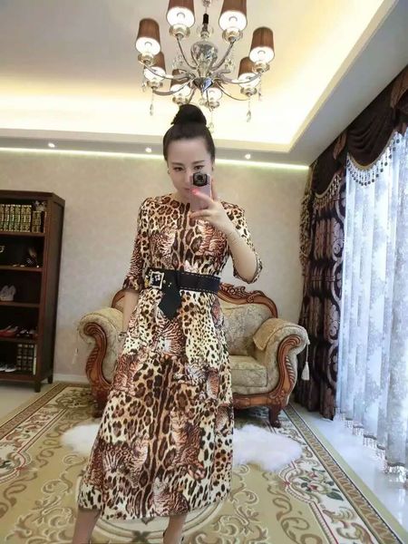 Women late t world fa hion grace noble dre e kirt leopard pattern hort leeve button diamond very good cloth
Women late t world fa hion grace noble dre e kirt leopard pattern hort leeve button diamond very good cloth