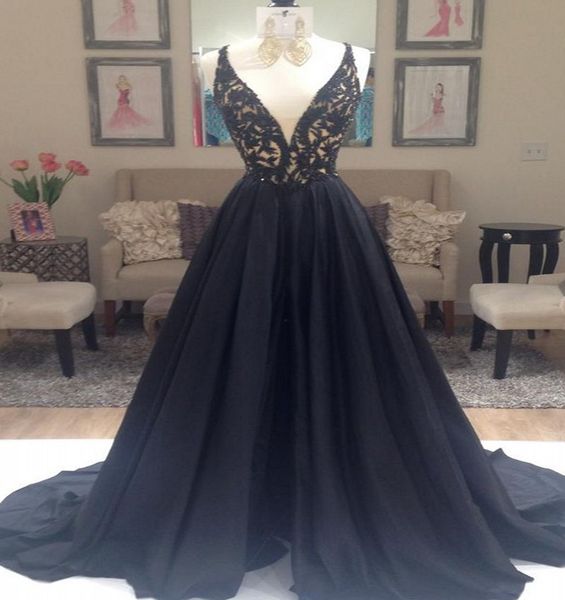 2017 sleeveless long black evening dresses v-neck a line appliques backless gorgeous long party prom dresses, Black;red
2017 sleeveless long black evening dresses v-neck a line appliques backless gorgeous long party prom dresses, Black;red