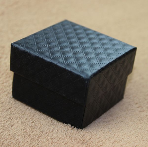 classic black diamond textured ring box earrings box fashion jewelry packing box for gift packing 800 grams of cardboard, Black;white
classic black diamond textured ring box earrings box fashion jewelry packing box for gift packing 800 grams of cardboard, Black;white