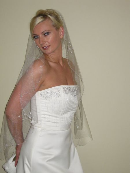saling bridal veils one layer fingertip length veil with amazing beaded edge wedding veils without comb, Black
saling bridal veils one layer fingertip length veil with amazing beaded edge wedding veils without comb, Black