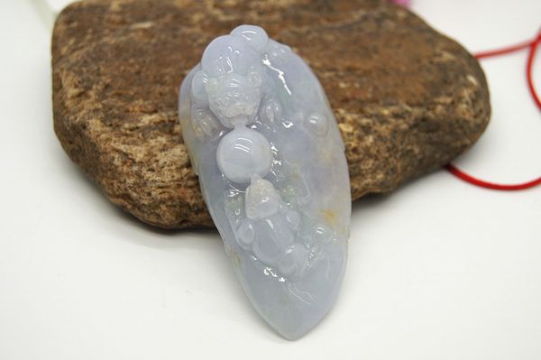 handmade carving of a grade of pure natural grade a jade, amulet necklace pendant, (unique), Silver
handmade carving of a grade of pure natural grade a jade, amulet necklace pendant, (unique), Silver