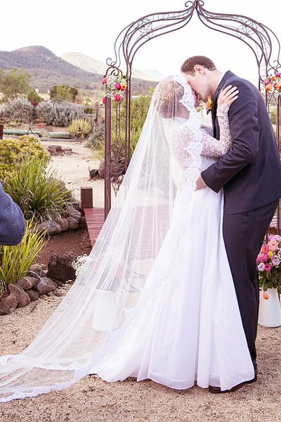 new one layer lace edge wedding veil white ivory bridal veil cathedral length with comb, Black
new one layer lace edge wedding veil white ivory bridal veil cathedral length with comb, Black