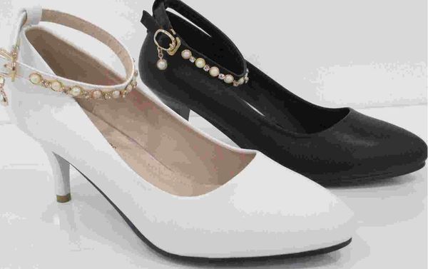 2016 spring shallow mouth big pearl chain shoes high-heeled women's leather shoes factory, Black
2016 spring shallow mouth big pearl chain shoes high-heeled women's leather shoes factory, Black