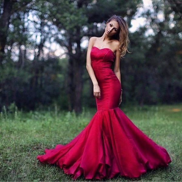 

2019 Sexy Red Satin Evening Dresses floor length Elegant Strapless Formal Dress Party Ruffles Backless Trumpet Gothic Plus Size Prom Gowns