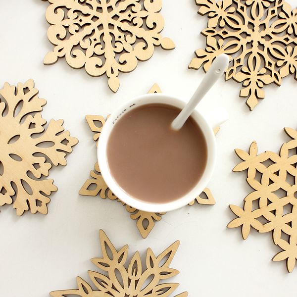 wholesale- 6 pcs/set wooden snowflakes cup mats mug coaster creative christmas home kitchen table decoration coffee drink placemat
wholesale- 6 pcs/set wooden snowflakes cup mats mug coaster creative christmas home kitchen table decoration coffee drink placemat