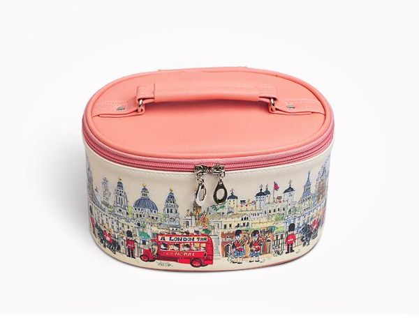 New Fashion woman Cosmetic print box large capacity mini portable Korea collection box cute waterproof
New Fashion woman Cosmetic print box large capacity mini portable Korea collection box cute waterproof