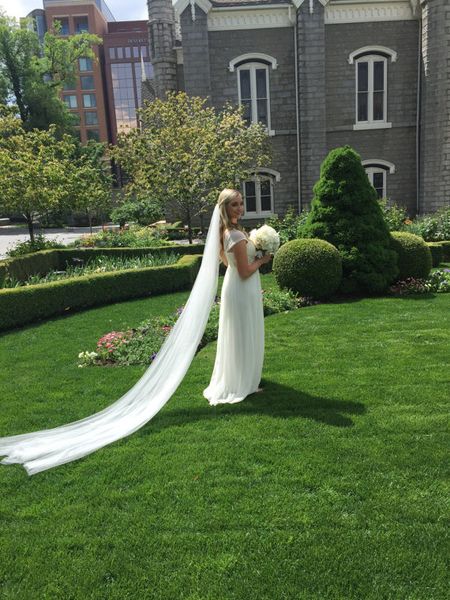 amazing selling one layer cathedral white ivory cut edge veilmantilla bridal head pieces for wedding dresses, Black
amazing selling one layer cathedral white ivory cut edge veilmantilla bridal head pieces for wedding dresses, Black