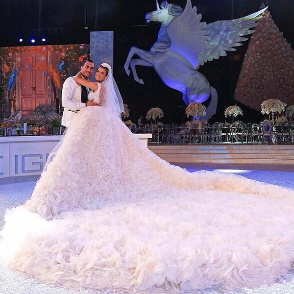 luxurious 3d applique wedding dresses with detachable long train v-neck bridal dress custom made tiered wedding gowns, White
luxurious 3d applique wedding dresses with detachable long train v-neck bridal dress custom made tiered wedding gowns, White