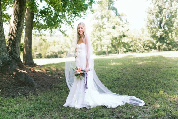 new hight quality romantic cathedral short white ivory lace edge veil bridal head pieces for wedding dresses, Black
new hight quality romantic cathedral short white ivory lace edge veil bridal head pieces for wedding dresses, Black