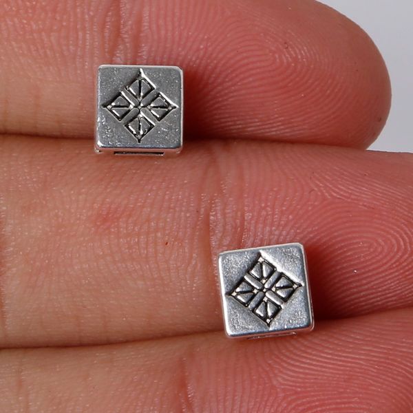 бесплатная доставка 16 шт. 7x7mm цинковый сплав античное серебро квадратная форма diy подвески подвески ювелирных изделий diy, Bronze;silver
бесплатная доставка 16 шт. 7x7mm цинковый сплав античное серебро квадратная форма diy подвески подвески ювелирных изделий diy, Bronze;silver