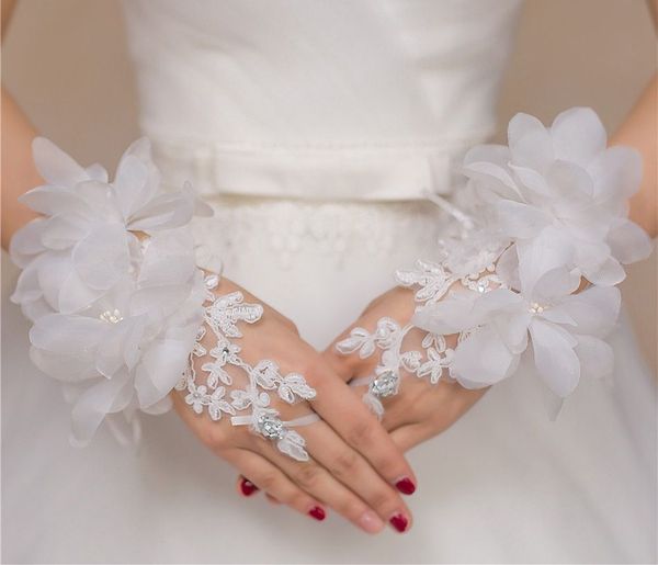 wholesale- 2016 gloves print wrist short paragraph flower guantes de novia lace print banquet accessories, Blue;gray
wholesale- 2016 gloves print wrist short paragraph flower guantes de novia lace print banquet accessories, Blue;gray