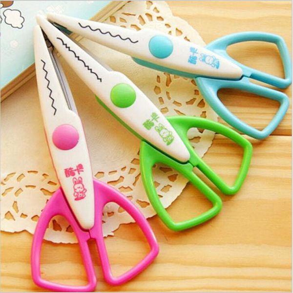 wholesale-1pcs lace scissors metal and plastic diy scrapbook paper p tools diary decoration safety scissors 3 styles selection yh21
wholesale-1pcs lace scissors metal and plastic diy scrapbook paper p tools diary decoration safety scissors 3 styles selection yh21
