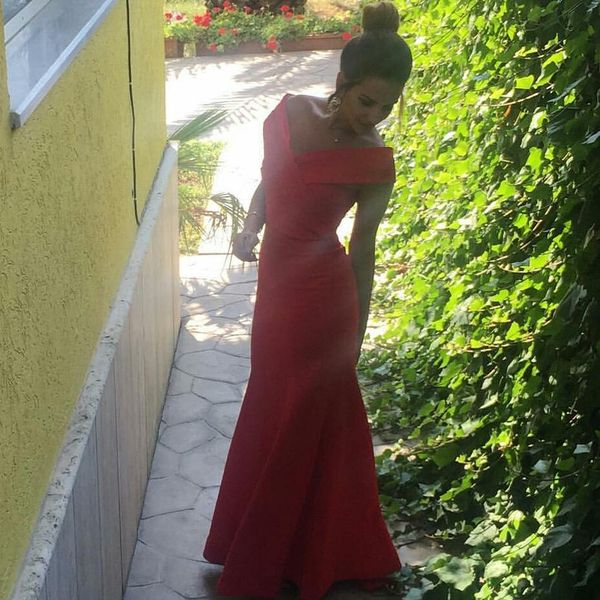 elegant mermaid evening dresses v neck off shoulder ruched satin floor length aso ebi style red prom dresses simple evening gowns, Black;red
elegant mermaid evening dresses v neck off shoulder ruched satin floor length aso ebi style red prom dresses simple evening gowns, Black;red