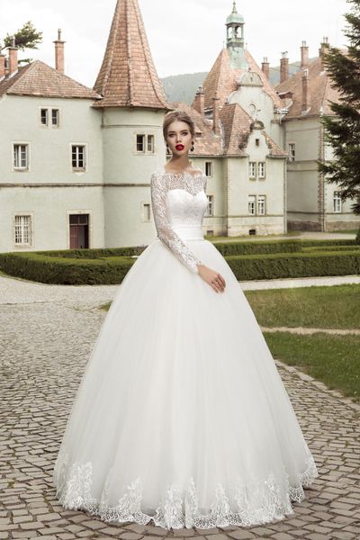 2019 Elegant Long Sleeve V-neck Wedding Dress Castle Ball Gown Tulle Garden Lace Applique Bridal Wedding Gown Cheap Design Custom Made