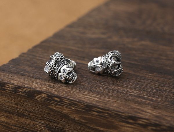 BRAND NEW 925 STERLING SILVER FASHION JEWELRY EARRINGS-ROYAL SKULL STERLING SILVER WITH CRYSTAL(RUBBY) CUBIC ZIRCONIA EARRING STUDS FOR GIFT
BRAND NEW 925 STERLING SILVER FASHION JEWELRY EARRINGS-ROYAL SKULL STERLING SILVER WITH CRYSTAL(RUBBY) CUBIC ZIRCONIA EARRING STUDS FOR GIFT