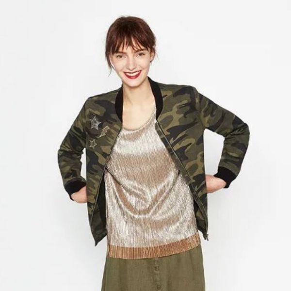 wholesale- europe in the summer of 2016 new women's fashion handsome camouflage jacket coat nn1655 replacement patch, Black;brown
wholesale- europe in the summer of 2016 new women's fashion handsome camouflage jacket coat nn1655 replacement patch, Black;brown