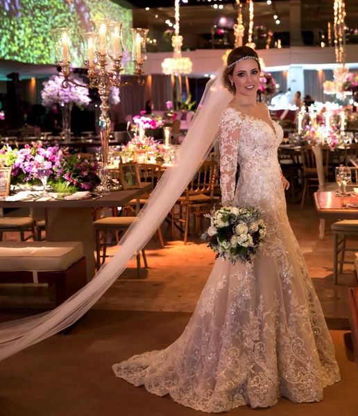 luxurious beading crystal wedding dresses lace elegant button back long sleeve sequins appliques bridal gowns, White
luxurious beading crystal wedding dresses lace elegant button back long sleeve sequins appliques bridal gowns, White