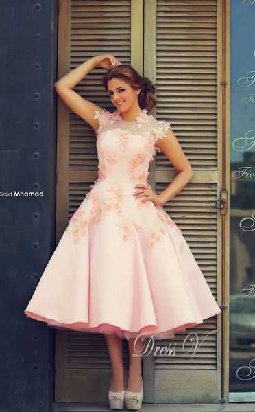 Pink Short Wedding Dress 2018 Tea-length High Collar with Cap Sleeves Handmade Flower Bridal Gowns Plus size free shipping
Pink Short Wedding Dress 2018 Tea-length High Collar with Cap Sleeves Handmade Flower Bridal Gowns Plus size free shipping
