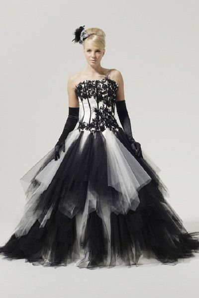 vintage black and white ball gown wedding dresses lace up strapless tulle bridal gowns appliques tiers sweep train gothic wedding dress
vintage black and white ball gown wedding dresses lace up strapless tulle bridal gowns appliques tiers sweep train gothic wedding dress