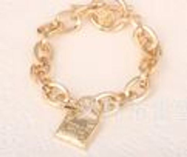 письмо браслеты для женщин прохладный браслеты металлические подвески замок Шар
письмо браслеты для женщин прохладный браслеты металлические подвески замок Шар