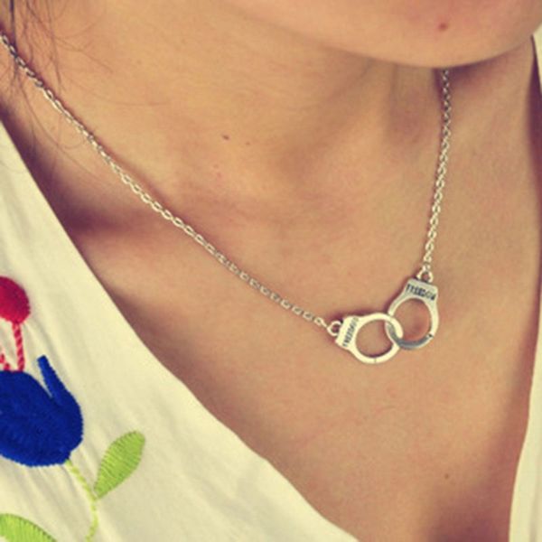 wholesale-fashion jewelry handcuffs choker pendant necklace women girl lover valentine's day gifts 2016 new, Silver
wholesale-fashion jewelry handcuffs choker pendant necklace women girl lover valentine's day gifts 2016 new, Silver
