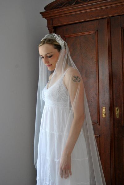 new sale for wedding dresses fashion designer white ivory waltz cut edge veil mantilla veil bridal head pieces, Black
new sale for wedding dresses fashion designer white ivory waltz cut edge veil mantilla veil bridal head pieces, Black