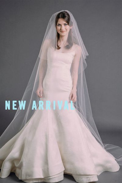 new fashion saling 2t cut edge without comb lvory white wedding veil cathedral bridal veils handmade three meters long, Black
new fashion saling 2t cut edge without comb lvory white wedding veil cathedral bridal veils handmade three meters long, Black