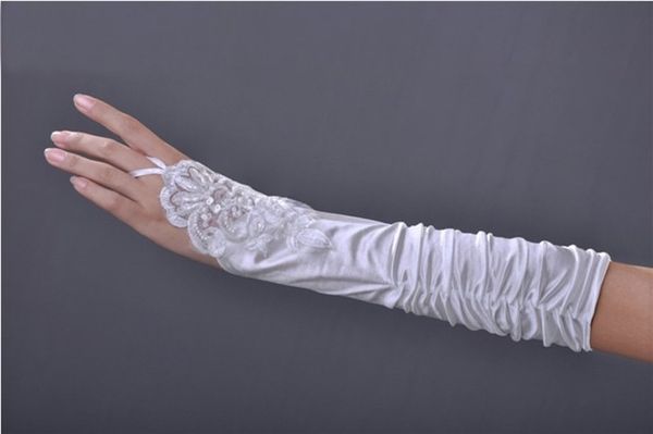 2017 new arrival bridal gloves with lace appliqued fashion fingerless white/ivory wedding dress elegant wedding accessories
2017 new arrival bridal gloves with lace appliqued fashion fingerless white/ivory wedding dress elegant wedding accessories