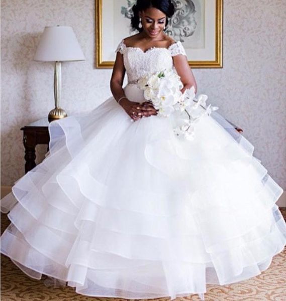 Tiered Ruffles Wedding Dress Organza White Sweetheart Wedding Gowns With Beading Belt Sweep Train Bridal Ball Gowns Cap Sleeves 
Tiered Ruffles Wedding Dress Organza White Sweetheart Wedding Gowns With Beading Belt Sweep Train Bridal Ball Gowns Cap Sleeves