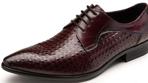 genuine leather men black shoes lace up pointed toe italian fashion designer office wedding male shoes men
genuine leather men black shoes lace up pointed toe italian fashion designer office wedding male shoes men