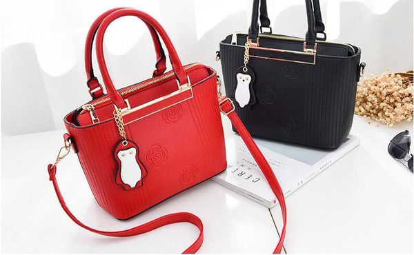 2018. new pattern. leisure fashion handbag. women's bags. girl. pu. small. flower.cross body.shoulder bags.totes
2018. new pattern. leisure fashion handbag. women's bags. girl. pu. small. flower.cross body.shoulder bags.totes