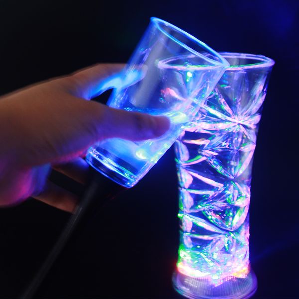 Colorful Led Flashing Shot Glass Led Plastic Luminous Cup Neon Cup Birthday Party Night Bar Wedding Beverage Wine flash small cup 120pcs
Colorful Led Flashing Shot Glass Led Plastic Luminous Cup Neon Cup Birthday Party Night Bar Wedding Beverage Wine flash small cup 120pcs