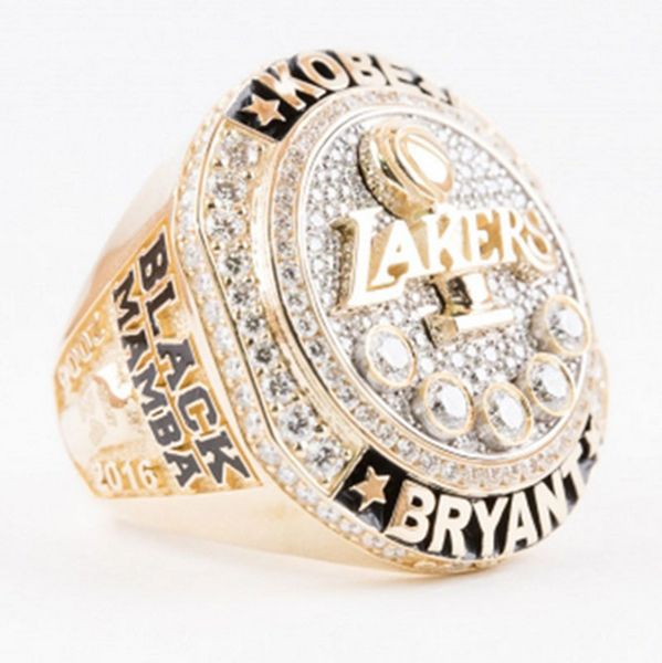 Três anéis de pedra jewelryone
Três anéis de pedra jewelryone