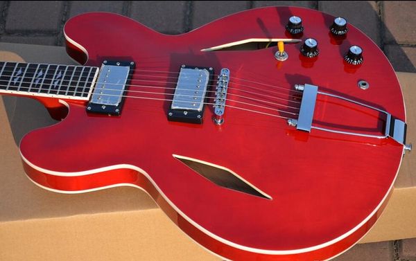 dave grohl dg 335 red crimson hollow body memphis trini electric guitar double f holes, split diamond inlay, grover tuners
dave grohl dg 335 red crimson hollow body memphis trini electric guitar double f holes, split diamond inlay, grover tuners
