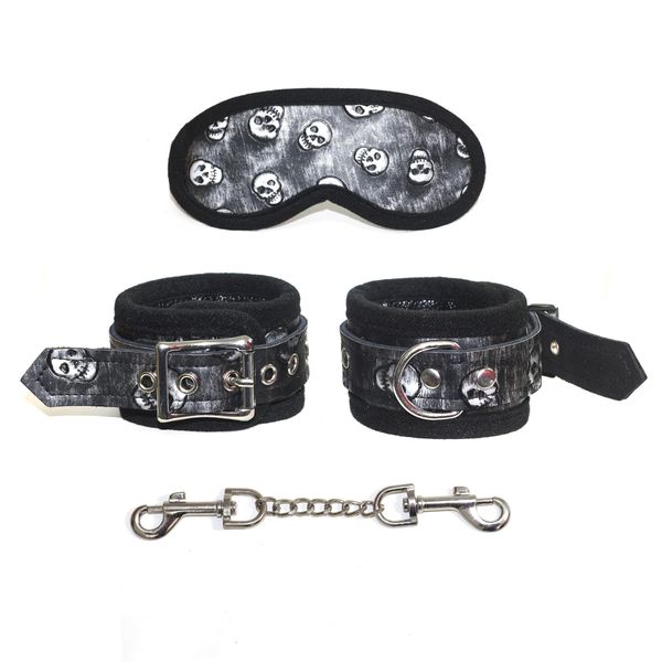 2017 stereoscopic skeleton head pattern pu leather eye mask bondage hood and pu bondage handcuffs bed handcuffs for bondage
2017 stereoscopic skeleton head pattern pu leather eye mask bondage hood and pu bondage handcuffs bed handcuffs for bondage