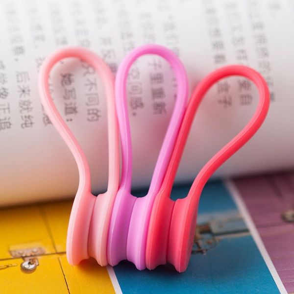 silicone magnet coil earphone cable winder type bobbin winder hubs cord holder cable wire organizer for iphone xiaomi 500ps/lot
silicone magnet coil earphone cable winder type bobbin winder hubs cord holder cable wire organizer for iphone xiaomi 500ps/lot