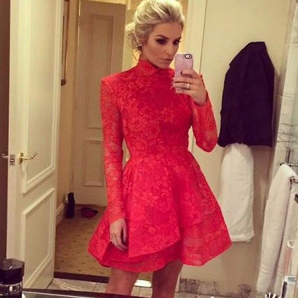 Ballkleider Knee Length Prom Dresses Sexy Red Short Lace Party Dress High Neck A-line Long Sleeve Cocktail Dresses Evening Wear
Ballkleider Knee Length Prom Dresses Sexy Red Short Lace Party Dress High Neck A-line Long Sleeve Cocktail Dresses Evening Wear
