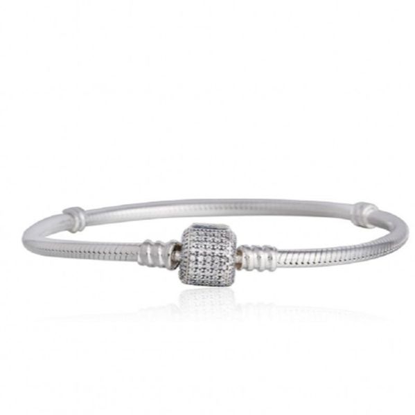 New Original 925 Sterling Silver Moments Pave Clip Clasp Snake Chain Bracelets DIY Brand Logo Charms Beads Bracelet Fine Jewelry PD7
New Original 925 Sterling Silver Moments Pave Clip Clasp Snake Chain Bracelets DIY Brand Logo Charms Beads Bracelet Fine Jewelry PD7