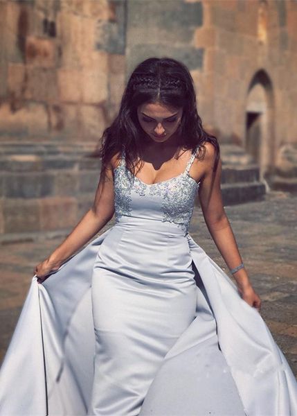 2k18 gorgeous spaghetti lace applique mermaid evening dresses v neck backless sleeveless long prom dresses sweep train custom made, Black;red
2k18 gorgeous spaghetti lace applique mermaid evening dresses v neck backless sleeveless long prom dresses sweep train custom made, Black;red