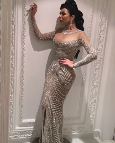 luxury blingbling beaded evening dresses 2017 sheer major beaded neckline with long sleeves and front split pageant gowns, White;red
luxury blingbling beaded evening dresses 2017 sheer major beaded neckline with long sleeves and front split pageant gowns, White;red