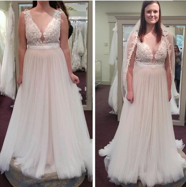 2017 vintage country lace plus size wedding dresses sheer v neck a line tulle wedding bridal gown custom made sweep train, White
2017 vintage country lace plus size wedding dresses sheer v neck a line tulle wedding bridal gown custom made sweep train, White