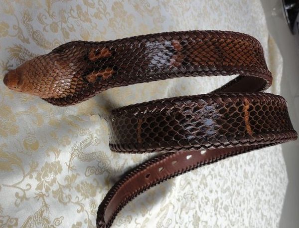Snake belt pure manual eye nake leather belt for men nake kin belt mooth buckle belt animal belt
Snake belt pure manual eye nake leather belt for men nake kin belt mooth buckle belt animal belt