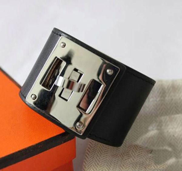 2020 fashion designer jewelry wholesale h wide leather bracelet wide leather buckle punk rotating star female luxury bracelet h bracelet, Black
2020 fashion designer jewelry wholesale h wide leather bracelet wide leather buckle punk rotating star female luxury bracelet h bracelet, Black