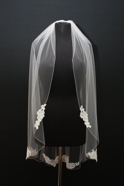 one layer white ivory champagne wedding veil fingertip length pencil edge applique bridal veil with comb 970p, Black
one layer white ivory champagne wedding veil fingertip length pencil edge applique bridal veil with comb 970p, Black