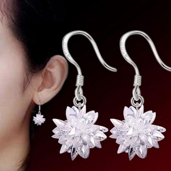 2017 new luxury snowflake wedding charm earrings rhinestone engagement beautiful earrings jewelry crystal ear rings ing, Golden
2017 new luxury snowflake wedding charm earrings rhinestone engagement beautiful earrings jewelry crystal ear rings ing, Golden