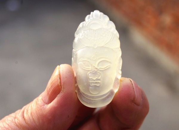 natural jade jade handmade carving, classical stereoscopic bodhisattva head. talisman necklace pendant., Silver
natural jade jade handmade carving, classical stereoscopic bodhisattva head. talisman necklace pendant., Silver