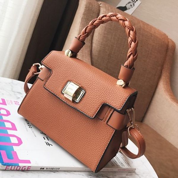 2017. leisure fashion bag. women's bags. lock catch. handbag. pu. soft. small. mini. monochromatic.cross body.shoulder bags.totes
2017. leisure fashion bag. women's bags. lock catch. handbag. pu. soft. small. mini. monochromatic.cross body.shoulder bags.totes