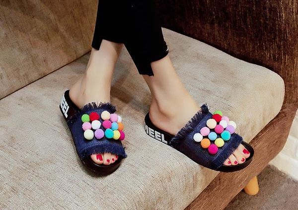 2017 новый летний стиль тапочки джинсовые женские джинсовые тапочки конфеты цвет пушистый мяч плоский каблук женские резиновые сандалии, Black